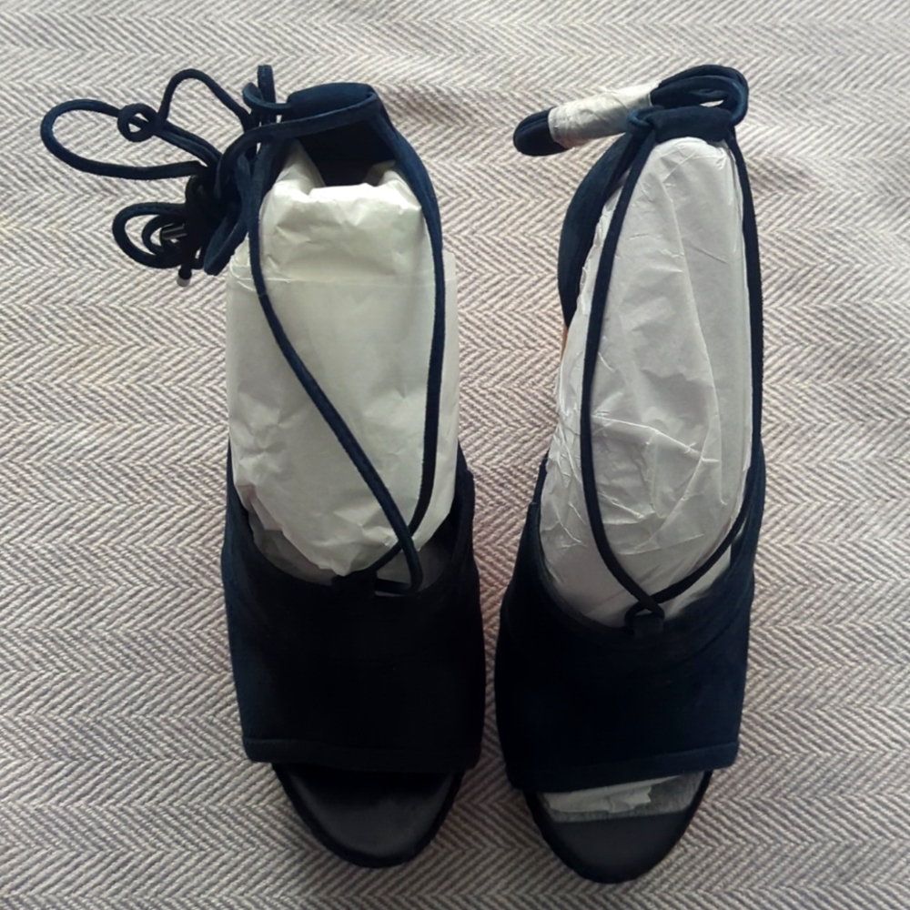 Brand New Vince Camuto Maleena Wedge Heel